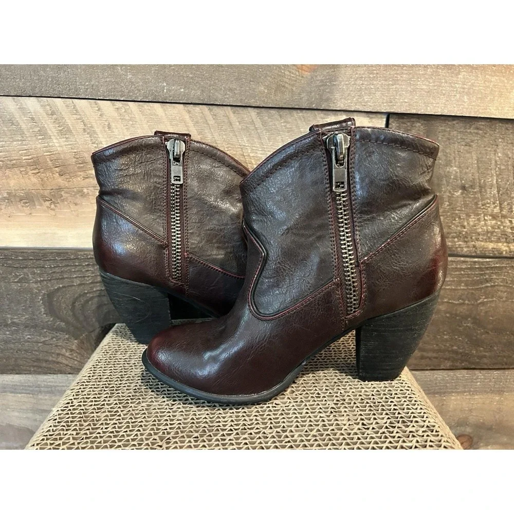 Not Rated Ankle Booties Brown Faux Leather Chunky Heel Women Sz 6 Distressed‎